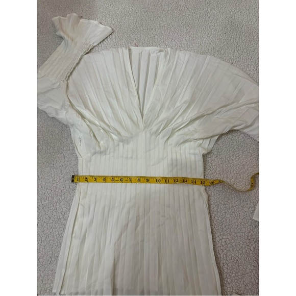 NWT Elegant White Pleated Mini Dress - Picture 8 of 11